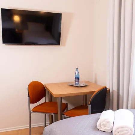 Harcerska 7 Biala Oda ve Kahvaltı