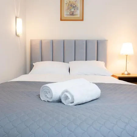 Harcerska 7 Biala B&B